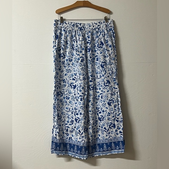 Floral Blue and White Wide-Leg Pants - Picture 3 of 6